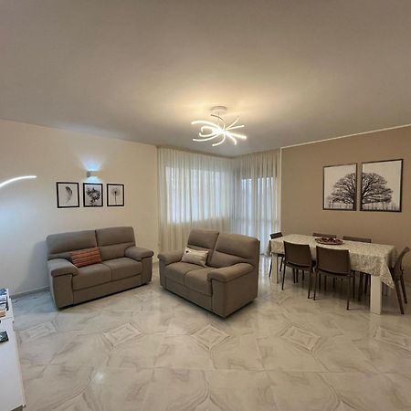 A Casa Di Chiara Apartment Lecce Exterior photo